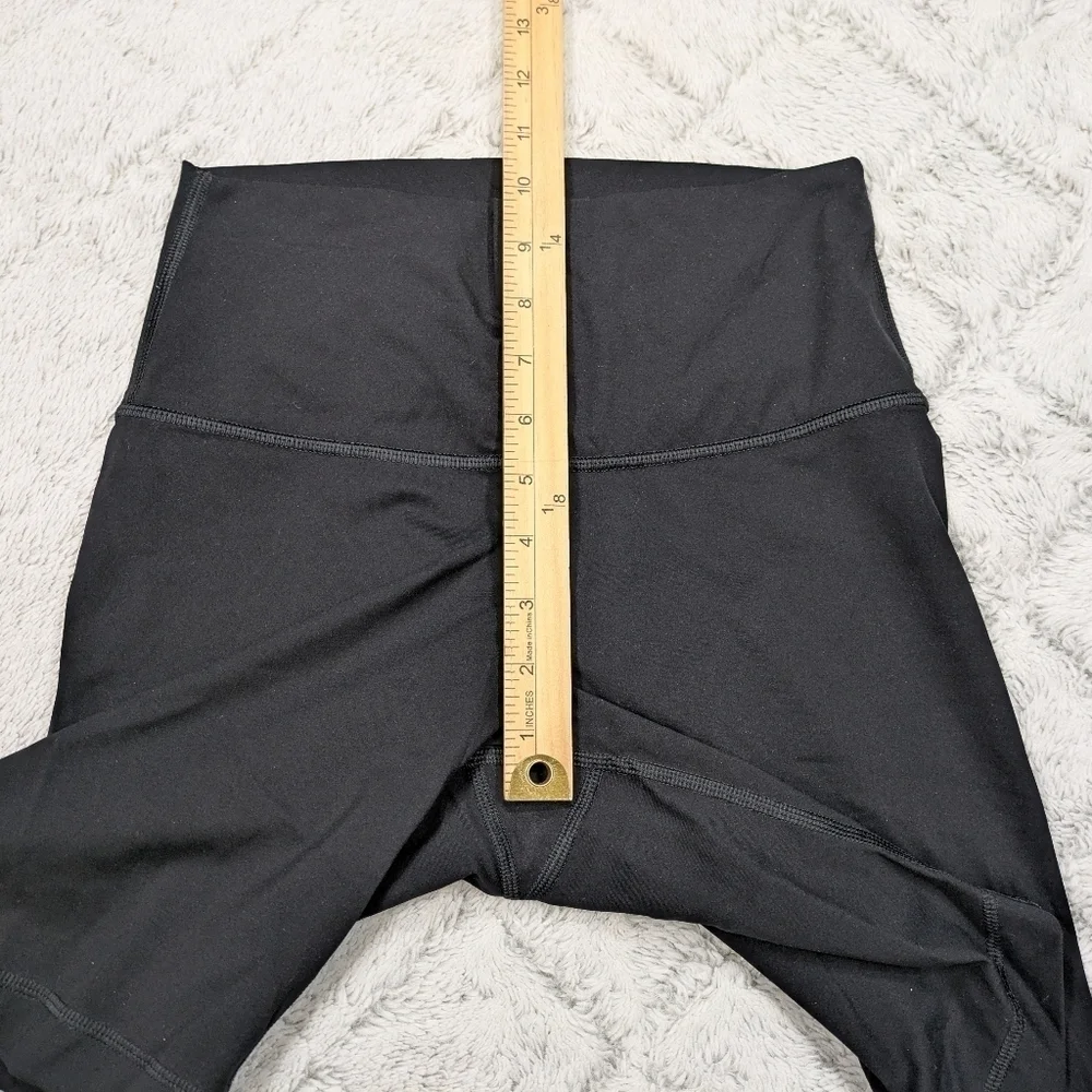 Everlane Shorts Women's S Black Perform Bike High Rise Yoga Light Compression 8”